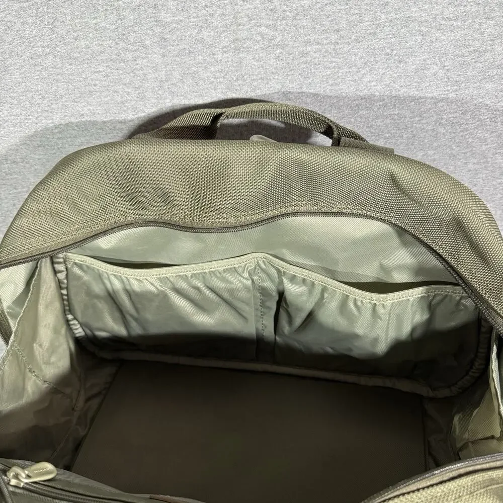 Briggs & Riley 226-7 Olive Ballistic Nylon Duffel Bag Carry On Travel Tag Intact